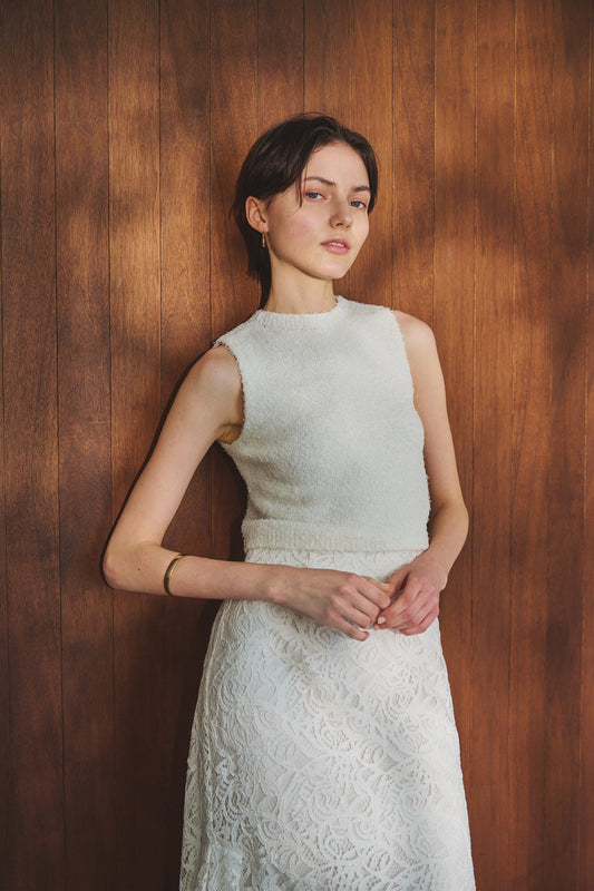 SLEEVE LESS KNIT