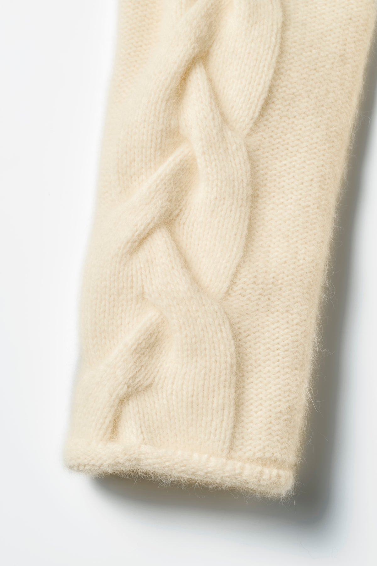 LILY CABLE KNIT