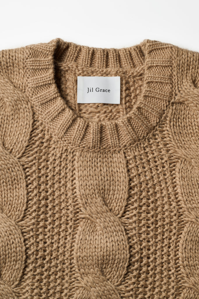 SHORT CABLE KNIT