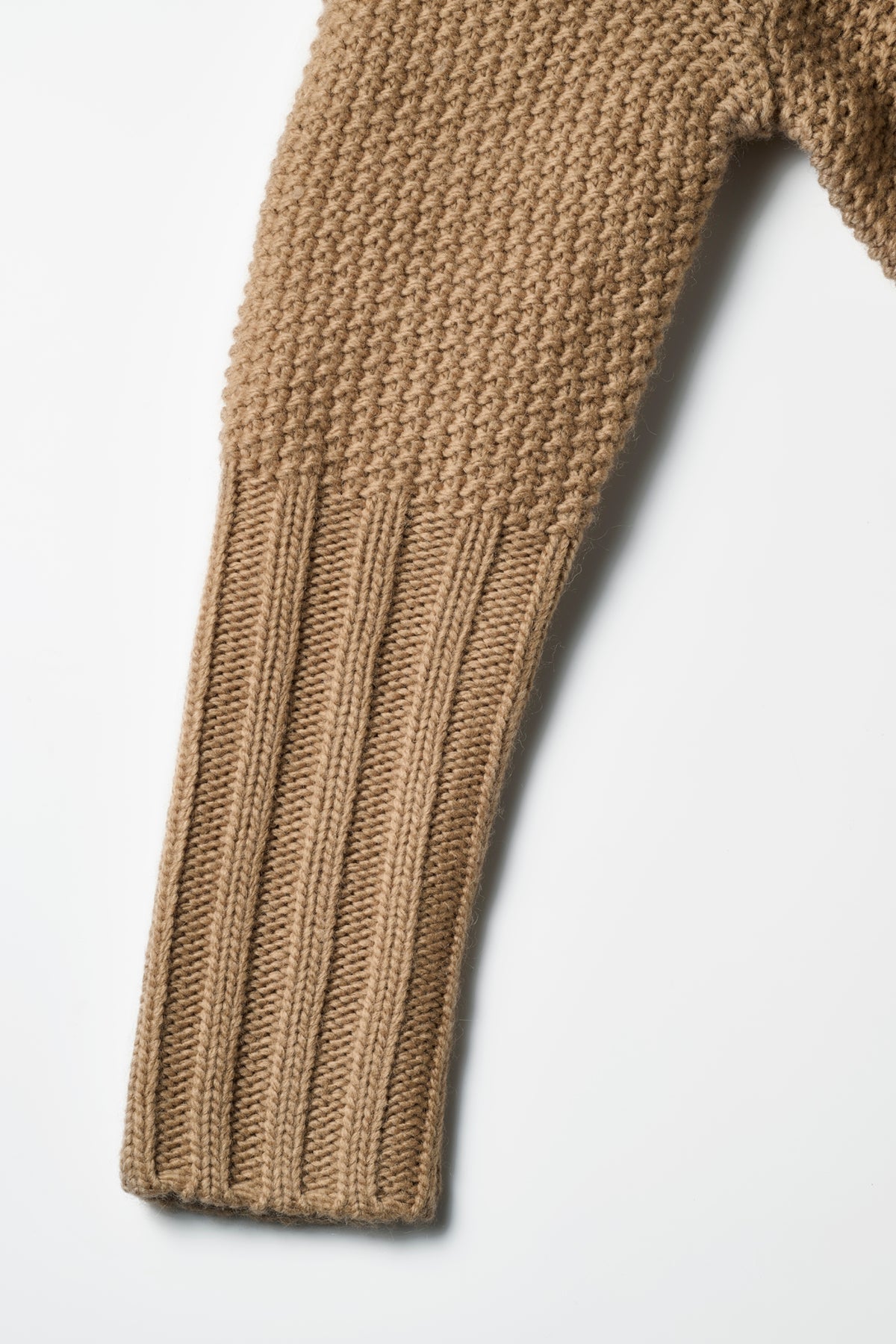 SHORT CABLE KNIT