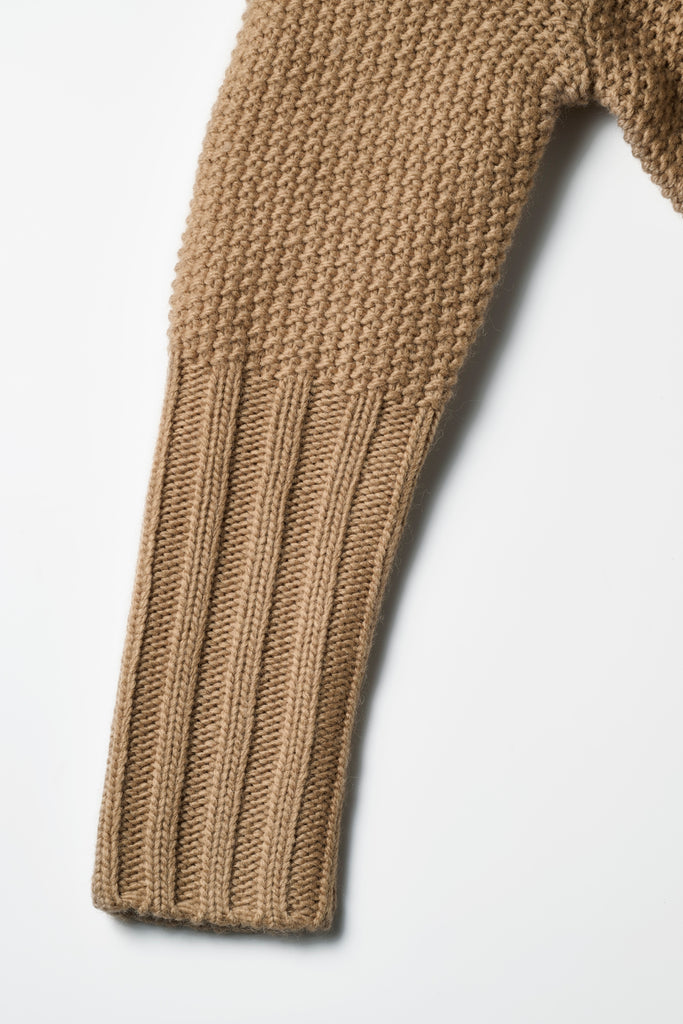 SHORT CABLE KNIT