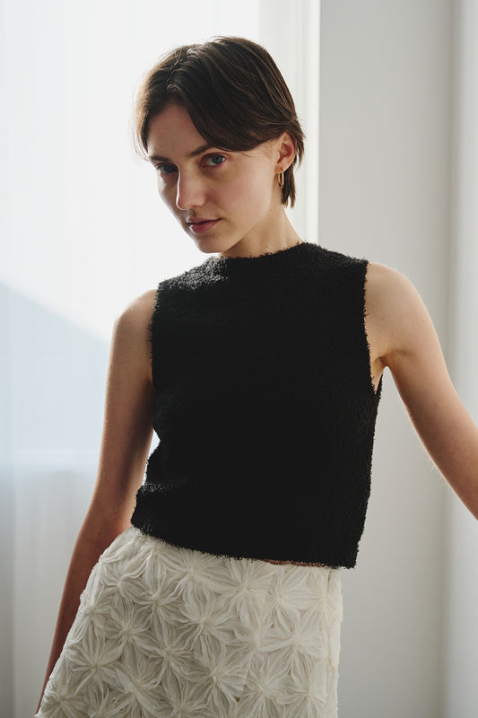 SLEEVE LESS KNIT