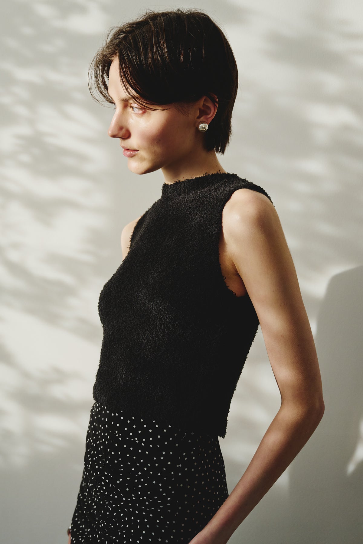 SLEEVE LESS KNIT