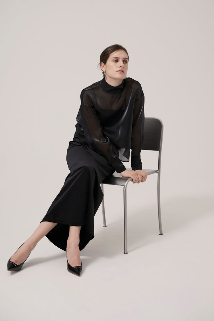 VEILED GLOW BLOUSE