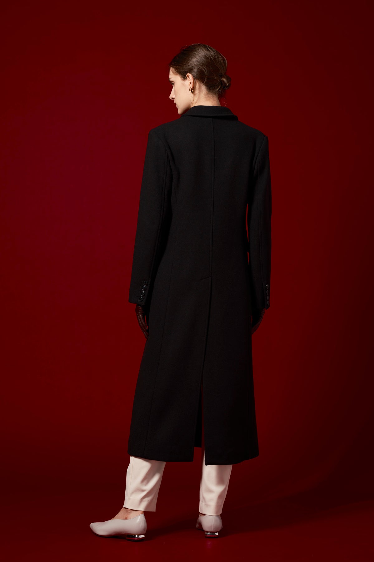 STATUE COAT