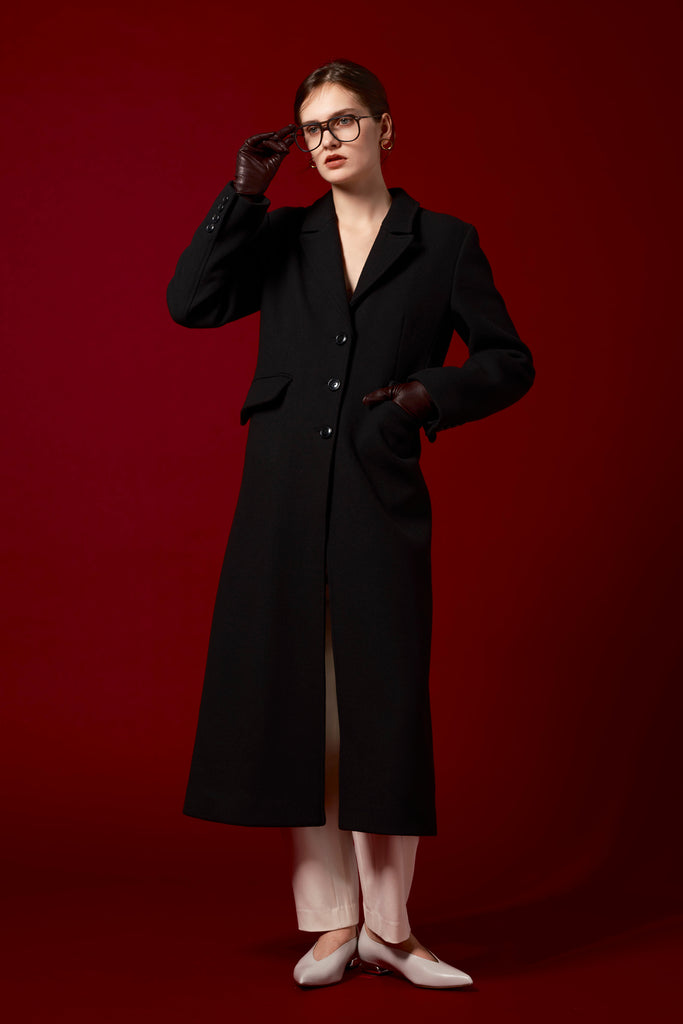 STATUE COAT