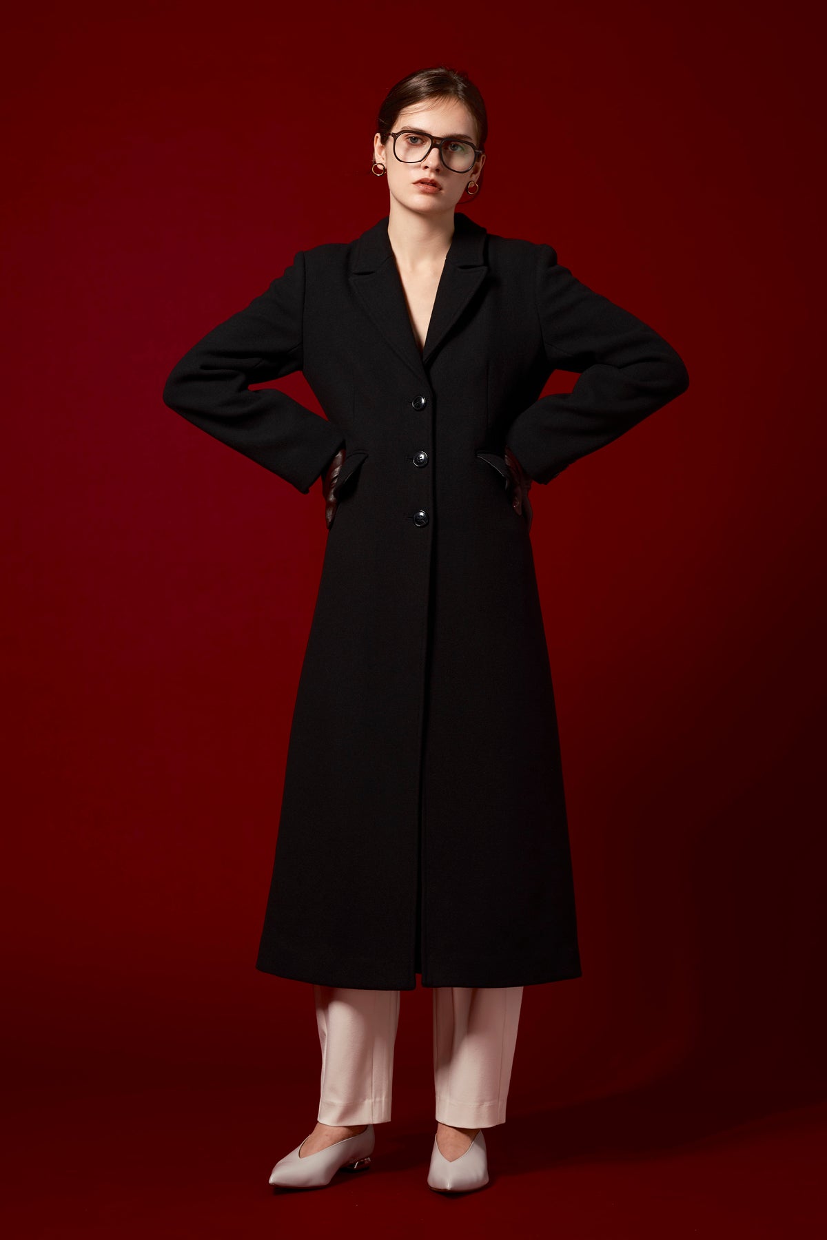 STATUE COAT